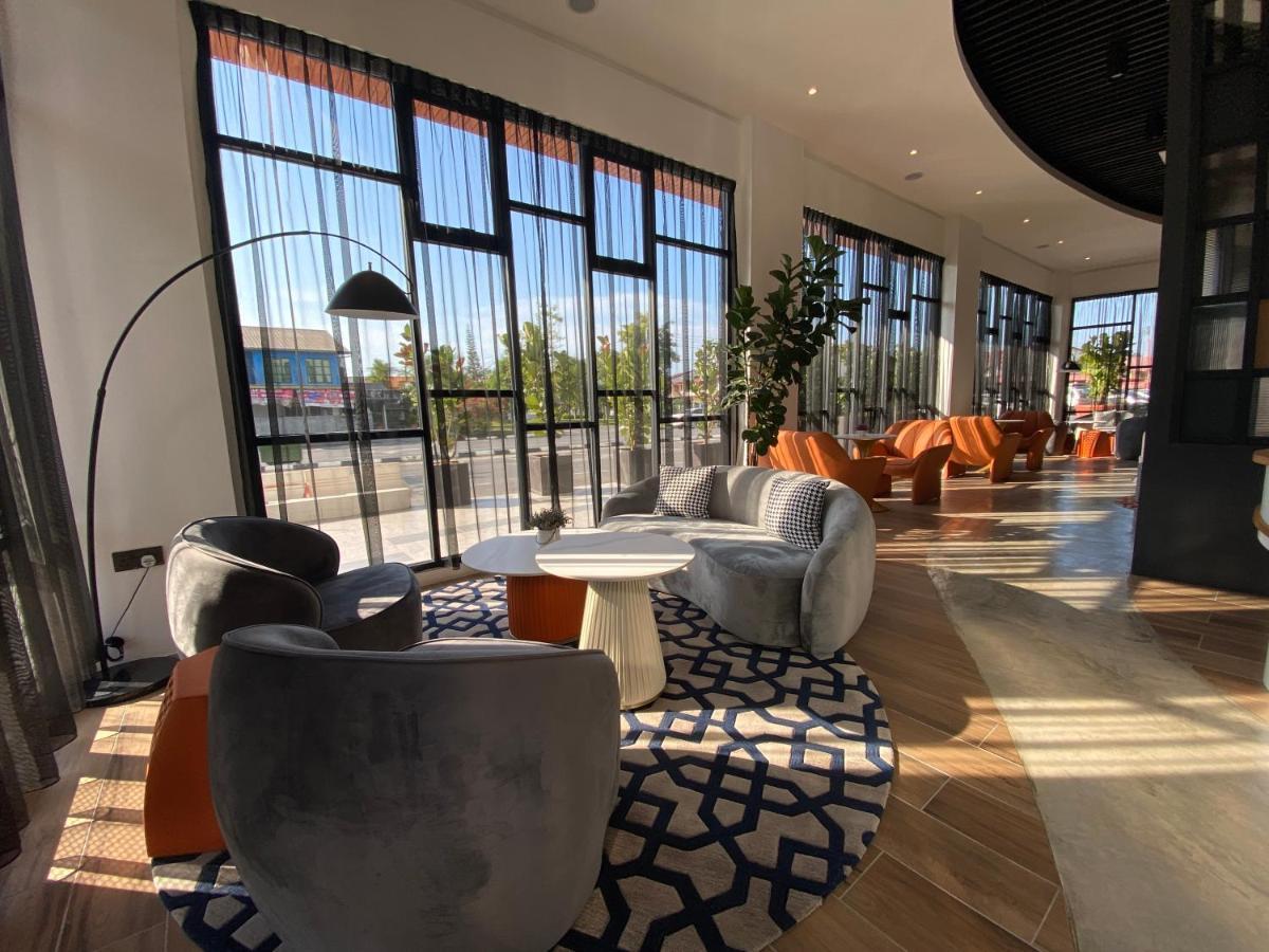 Otel Hotel Suite Sibu Eksteriør bilde